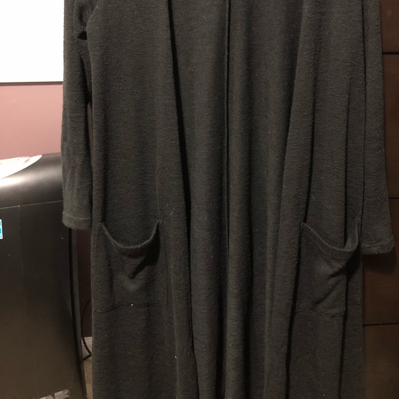 S Black LuLaRoe Sarah - Picture 4 of 4